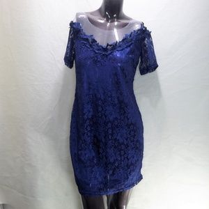 575  NWT Floral Lace Design Backless Dress
